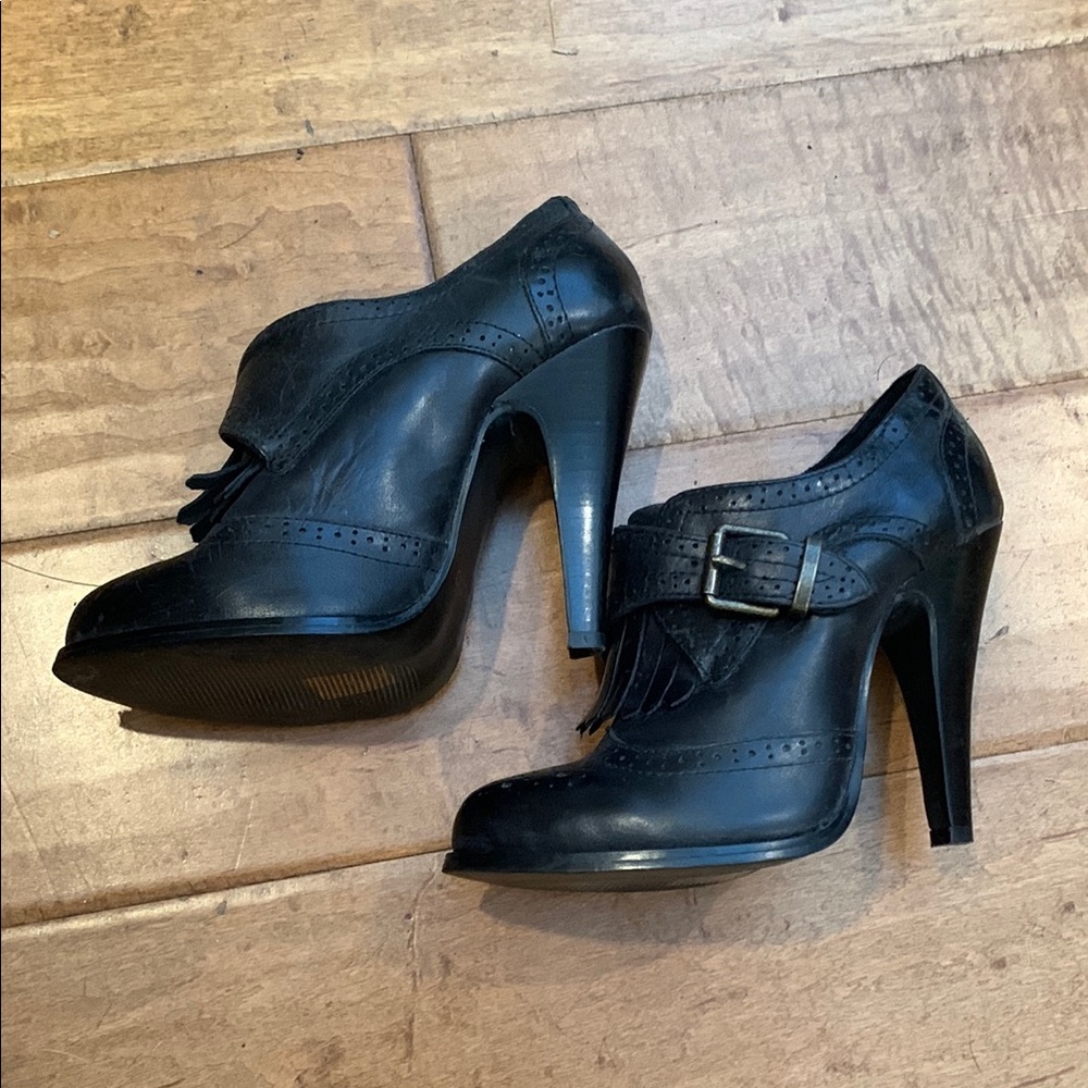 Black Women's Heeled Shoes
